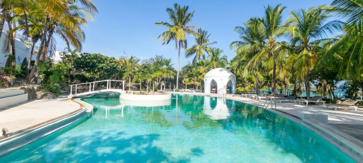Sun Palm Beach Resort โรงแรมในวาตามู