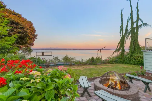 Views, Seclusion, Cozy Island Comfort