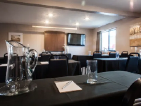 Heartland Inn Coralville Hotels in West Lucas
