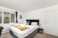Hertford Serviced Apartments by Paymán Club Hotel a Ware