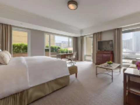 Discovery Primea, Manila