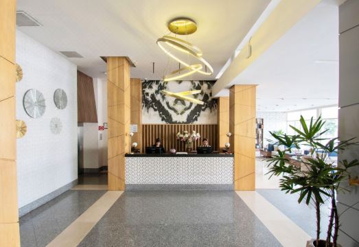 호텔 야외 수영장 모습