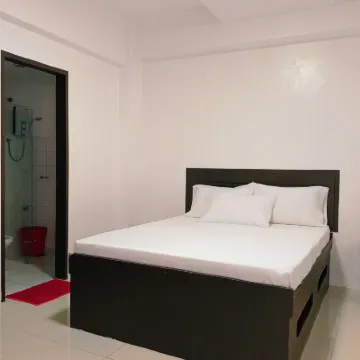 The Strand Suites and Dormitel Hotels near Davao Baywalk (Seawalk)