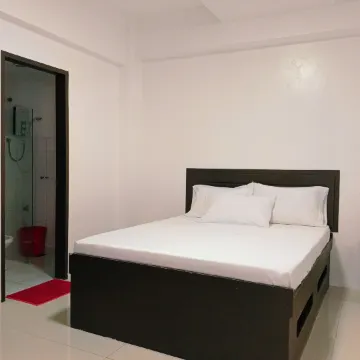 เดอะสแตรนด์ สวีทส์แอนด์ดอร์มิเทล