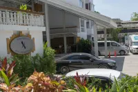 White Sand Samui Resort - parking