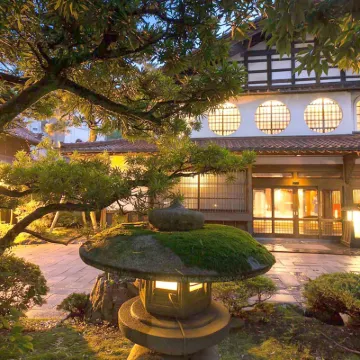 慄津温泉 法師 鄰近安宅住吉神社的酒店