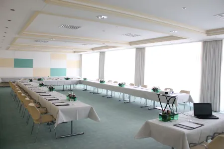 Hotel Alexandersbad Отели в г. Бад-Александерсбад