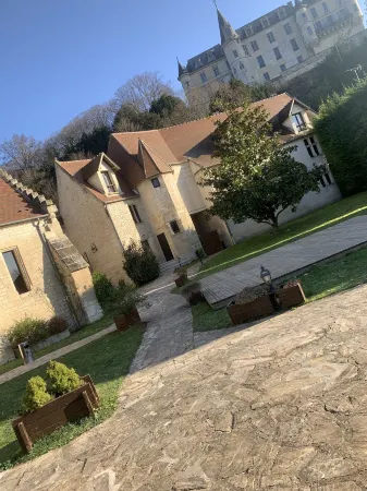 Auberge du Jeu Darc Отели в г. Клермон