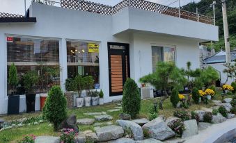 Mokpo Magiclamp Guesthouse
