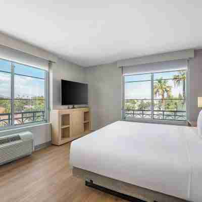 Hyatt Place Riverside Downtown Rooms