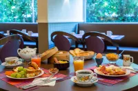 Hôtel les Trois Roses, Meylan Grenoble Hotels in Corenc
