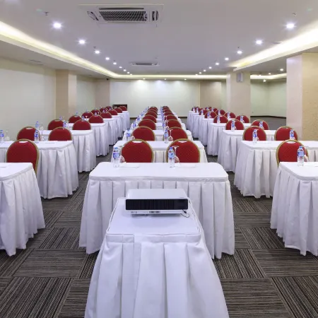 Hotel Senbayrak City