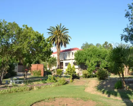 Karoo Life B&B Hotels in Ladismith