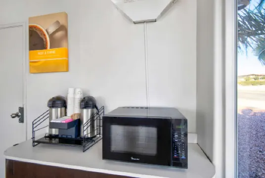 維克多維爾 6 號汽車旅館