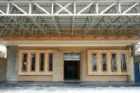 RedDoorz @ Jalan Pattimura Palu Hotels in Tatanga