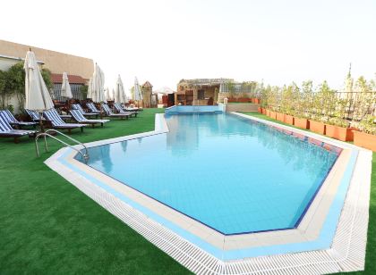 Cherry Maryski Hotel