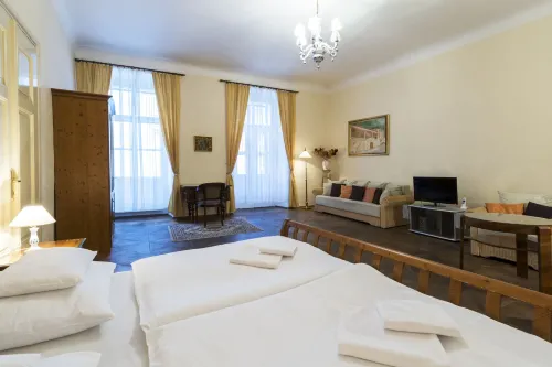 Hotel U Zlateho Jelena