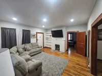 Charming family retreat Hotels in Leflore County