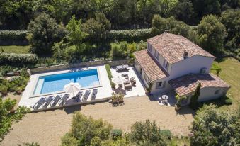 Exclusive Villa with Stunning Luberon Views