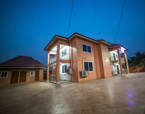 Mays Haven فنادق في Kwabenya