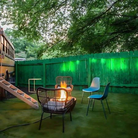 Pool Hottub Magic School Bus 5 Mins to Downtown