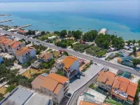 Apartments Villa Aquamarine Hotels in Duce