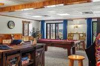 Entertainers Home w Deck Game Room Hot Tub Lake View Retreat by AvantStay