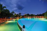Dinarobin Beachcomber Golf Resort & Spa - สระว่ายน้ำแบบอินฟินิตี้