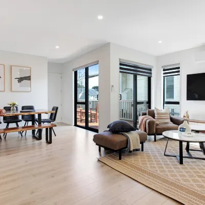 Central Oasis Townhouse with Parking Hotels near Avondale