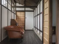 นิปโปเนีย อิซุโม ทาอิชะ ชรายน์ ทาวน์