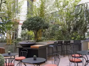 Victoria Palace Hotel