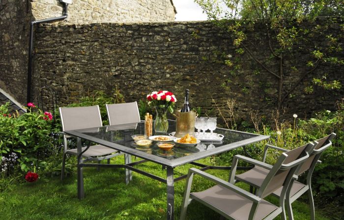 Beautiful Old Cottage Sleeps 6 Near Bath