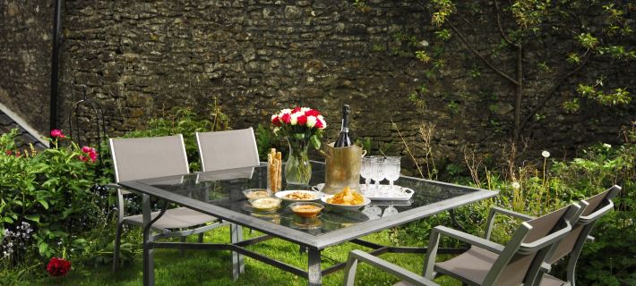Beautiful Old Cottage Sleeps 6 Near Bath Hotels in Shepton Mallet
