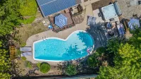 3 Bedroom Mimosa Pool Oasis, Sleeps 8, Outdoor Shower &Hot Tub.Dog & EV Friendly - Pools