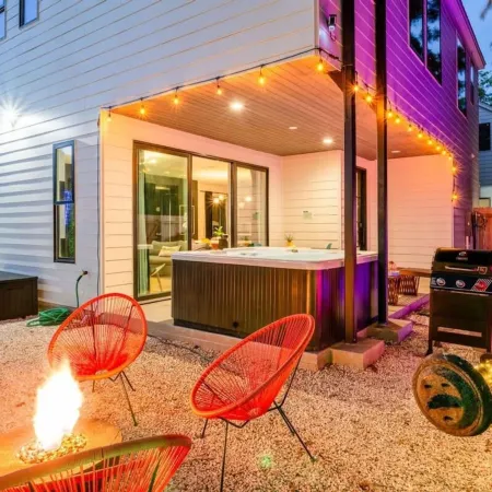 Stylish Clubhouse Retreat w Hot Tub Near Downtown