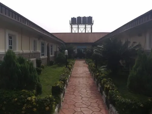 Peninsula Suites Hotels in Bwari