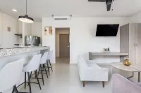 โรงแรมแอซูเลอา อิสลา มูเจเรส แอนด์ สปา - ที่มีที่จอดรถ