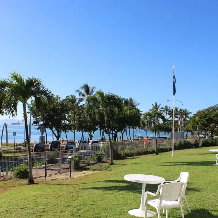 QCWA Kissing Point Units Отели рядом с достопримечательностью «The Strand Beach»
