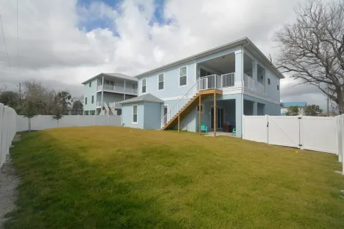 Beach Front 5 bed 4 Bath Luxury House Hot Tub Fenced Yard Pets Welcome - 4-Star