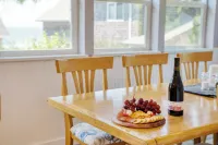 Beach Pines Bungalow by AvantStay Classic Cottage Steps to the Beach w Private Yard Hotels in Arch Cape