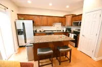 노트르담까지 도보 거리, 넓은 3베드룸 타운홈, 차고 있음, 가족 친화적인 편의시설 123p