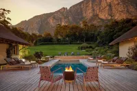 The Thatch House Hermanus - Luxury
