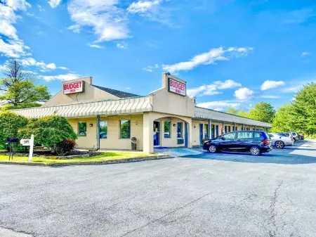 Budget Inn New Cumberland-Harrisburg-Hershey-York Отели в г. Фэрвью Тауншип