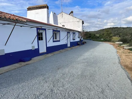 C1 - Cabeço Velada House - Herdade do Vidigal Отели рядом с достопримечательностью «Замок Монтемор-у-Нову»