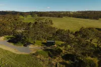 Cabn Clare Valley - parking