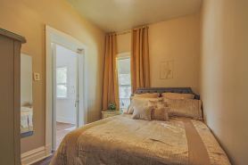 Comfy One Bed Apartment in Forest Park