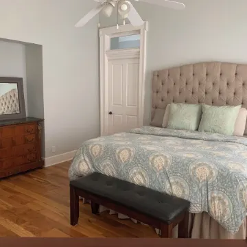 Historic 1904 Home w/Granite Kitchen, Fireplace, Treehouse! Near ATX/San Antonio