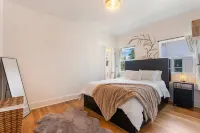 Cozy 1-bedroom House ~ Heart of Iconic Portland Hawthorne District!! Hôtels à proximité de : Mount Tabor Park