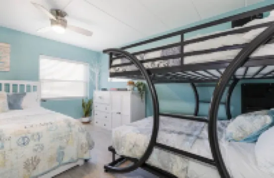 Cozy 1BR condo North Wildwood with WiFi, AC, 1.5 blk to beach, Boardwalk, Moreys