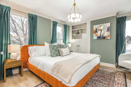 The White House on Oak - Minutes from Louisville